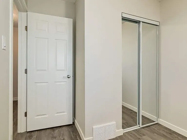 5327 A 38th Ave — Photo 30