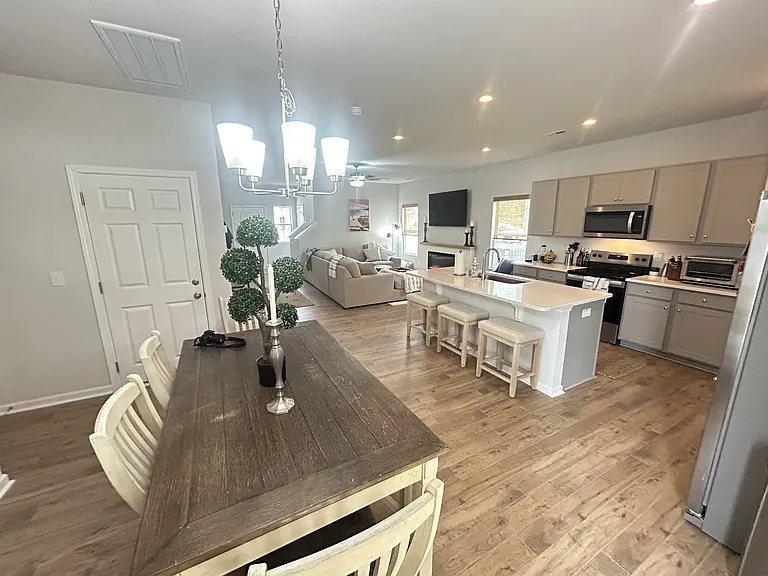 654 Melbourne Dr — Photo 7