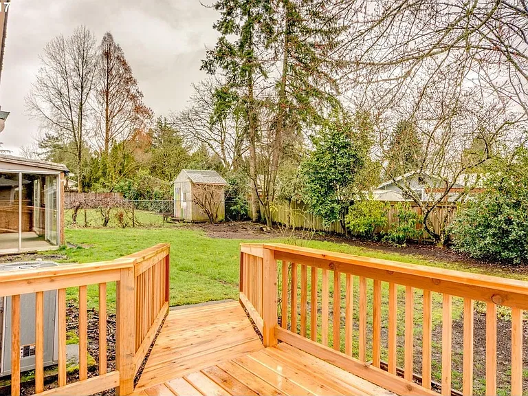 Deck with ram to shared backyard