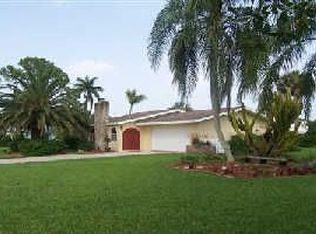 302 Hollywood St, Lehigh Acres, FL 33936