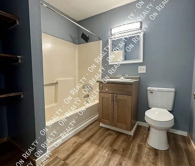 666 New Hampton Rd #2R — Photo 9