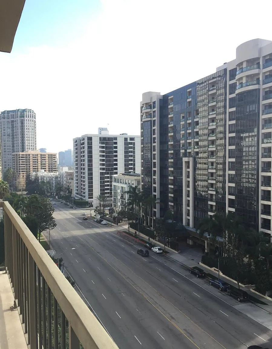 10747 Wilshire Boulevard — Photo 2