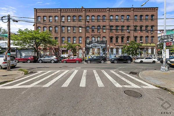 Rented by ERNY LLC | media 16