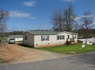 15 Saint Matthews Dr, Candler, NC 28715