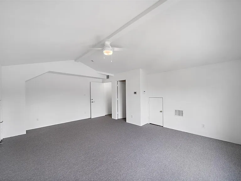 2437 North Blvd — Photo 30