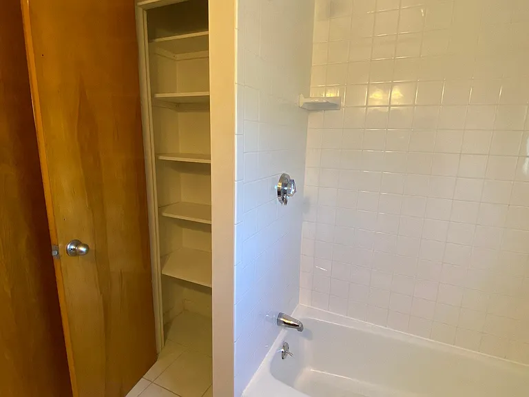 236 Spooner Ave — Photo 18