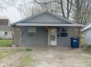 610 W Center St, Fairfield, IL 62837