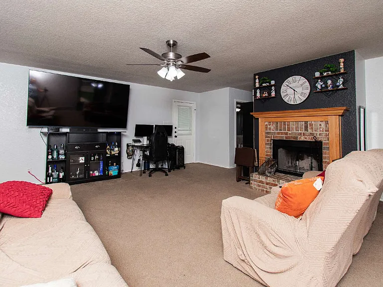 3309 Lorena Dr — Photo 4