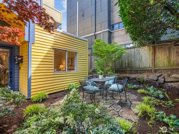 1108 18th Avenue #A, Seattle, WA 98122