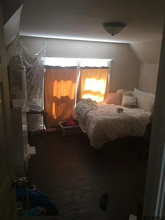 3 bed, 1000 sqft, $600 — Photo 1