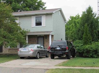 2225 McLaren St, Burton, MI 48529