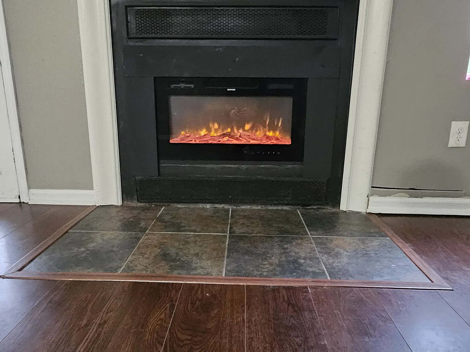960 Burdeck St — Photo 1