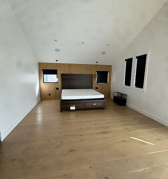 3021 Stanford Ave — Photo 14