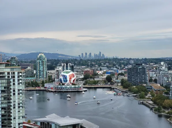 1033 Marinaside Cres #3102, Vancouver, BC V6Z 3A3