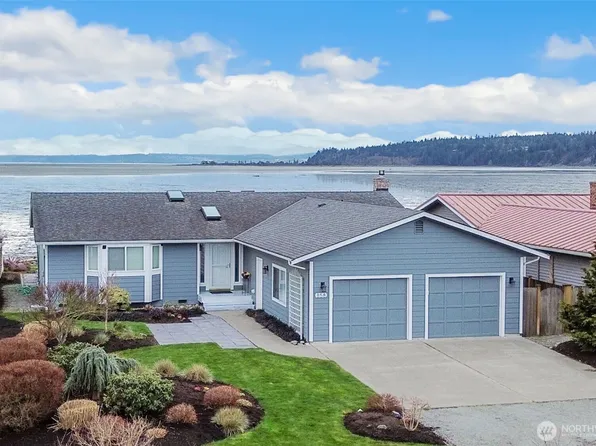 858 Livingston Bay Shore Drive, Camano Island, WA 98282
