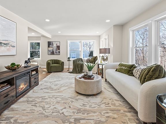 4th image of 122 Copperfield Rd