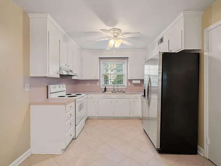 4713 Walden Ct — Photo 6