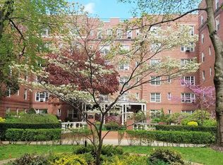 77-35 113th St APT 1F, Forest Hills, NY 11375