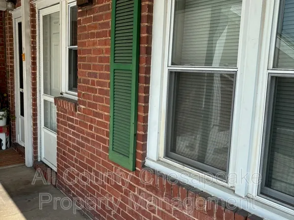 15 Center Pl APT 2, Dundalk, MD 21222