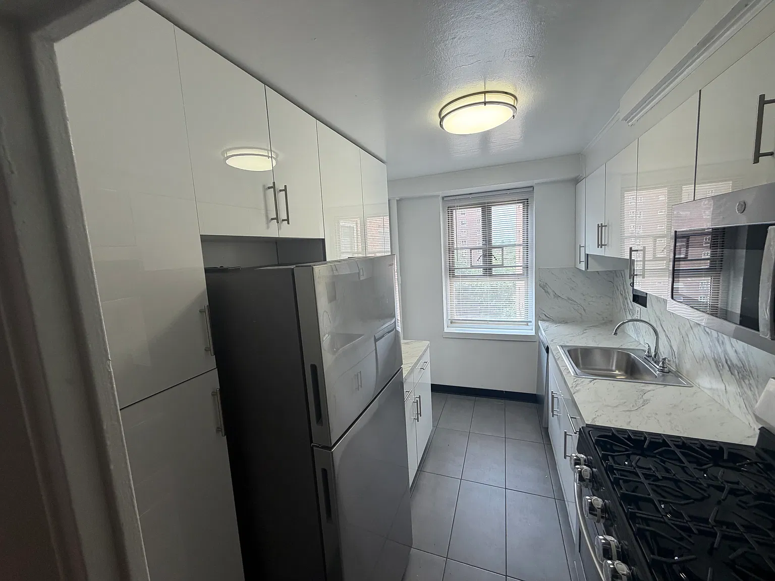 1 bed, 750 sqft, $2,350 — Photo 3