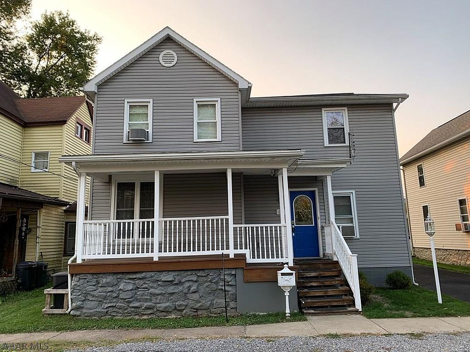 1st image of 820 N 2nd St