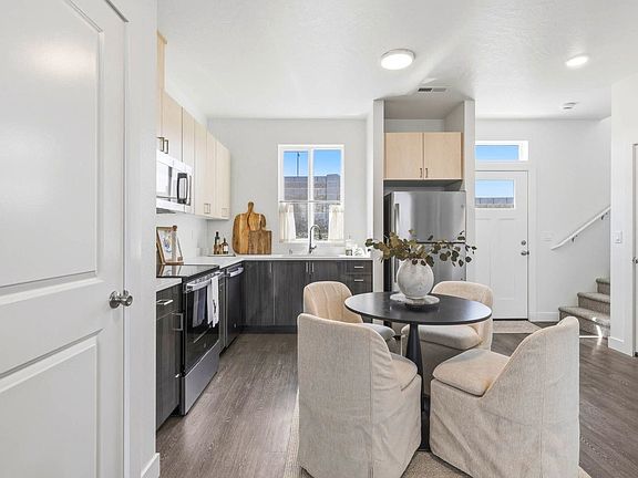 4th image of 1043 Tartarian Ave #1122