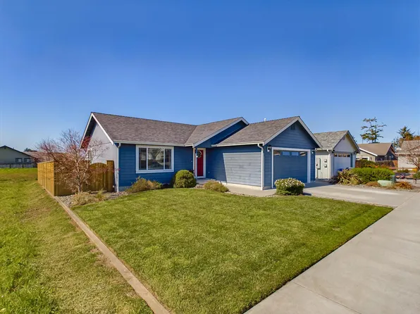1922 Sagewood Way, McKinleyville, CA 95519