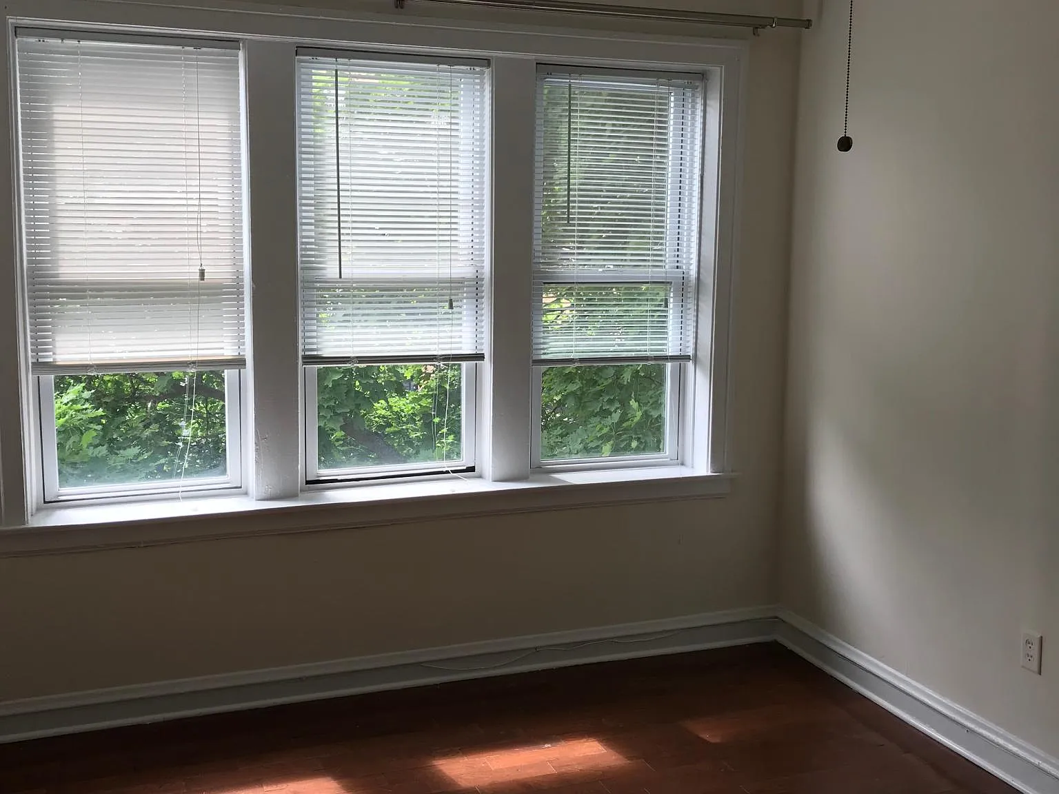 2 bed, 1000 sqft, $2,200 — Photo 2