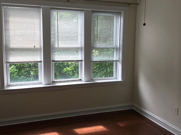 2nd image of 1934 N Fairfield Ave APT 3R