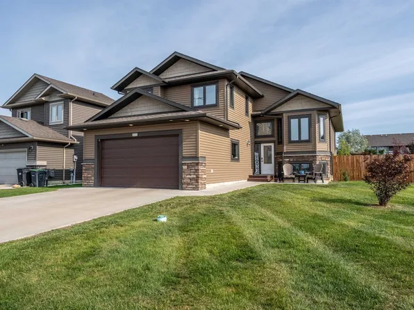 4902 58th Ave, Cold Lake, AB T9M 0E8