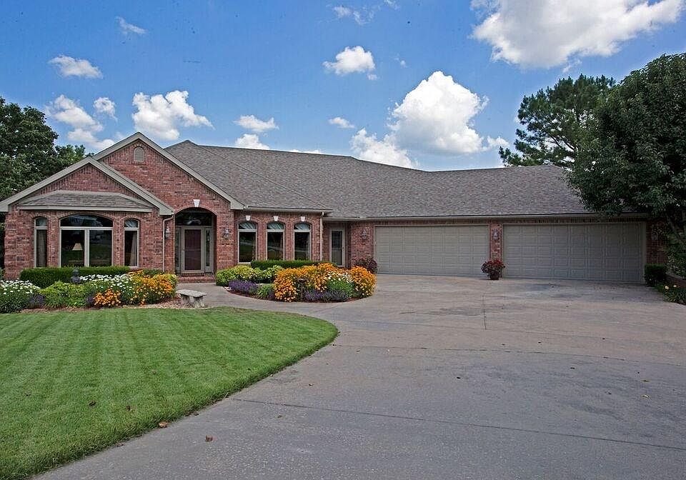1st image of 9 McKenzie Ln