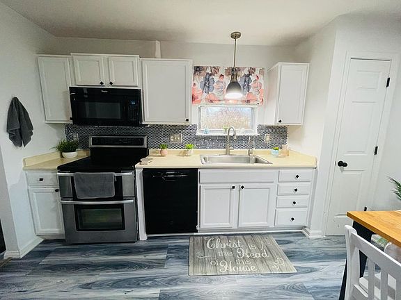 5th image of 621 Vernon Pl