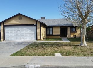 871 E Jackman St, Lancaster, CA 93535