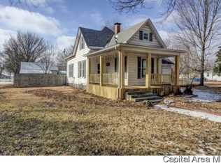 215 S Main St, Stonington, IL 62567