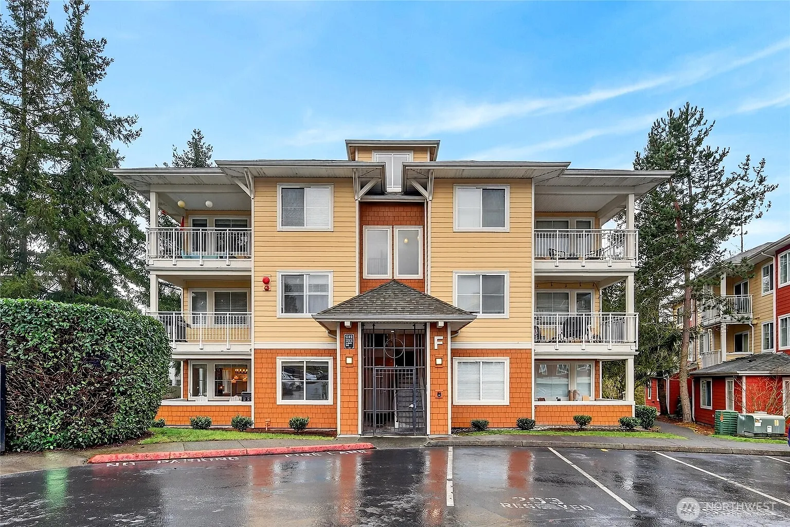 503 225th Lane NE #F101 photo 1