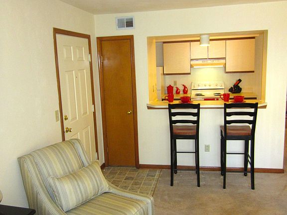 4th image of 2233 Windward Ln APT 204