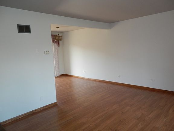 4th image of 8107 Christeen Dr