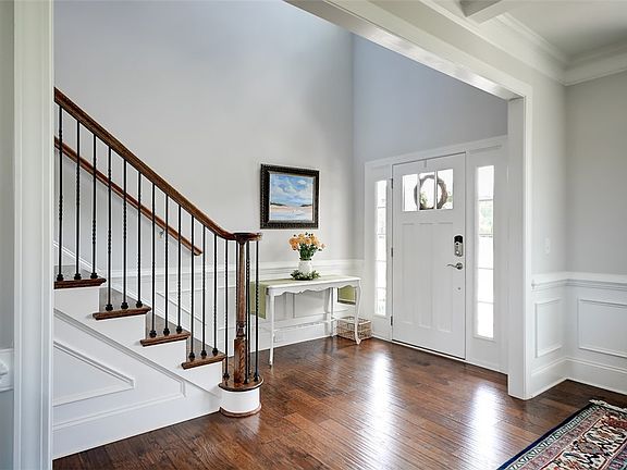5th image of 212 Lakeway Pl