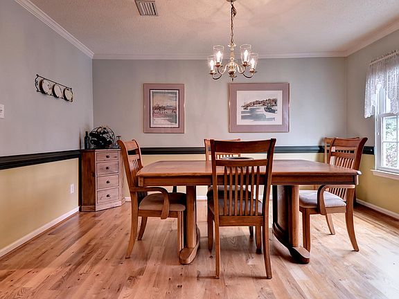 5th image of 109 Heron Ct
