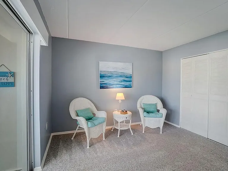 11720 Park Blvd #302-C — Photo 9
