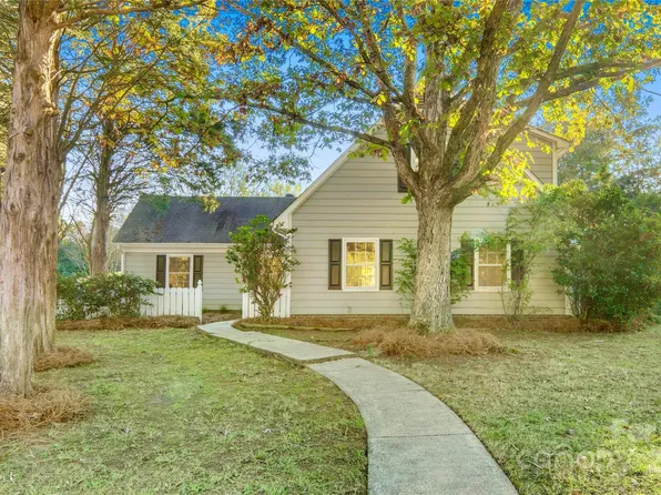 7456 Crowflock Ct, Charlotte, NC 28226
