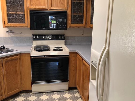 2nd image of 1307 Foxhollow Way