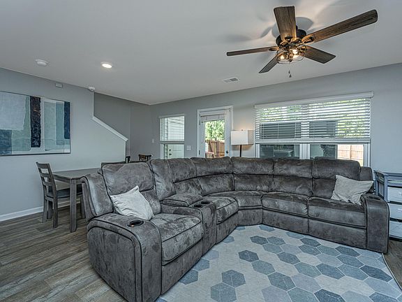 4th image of 268 Spencer Cir