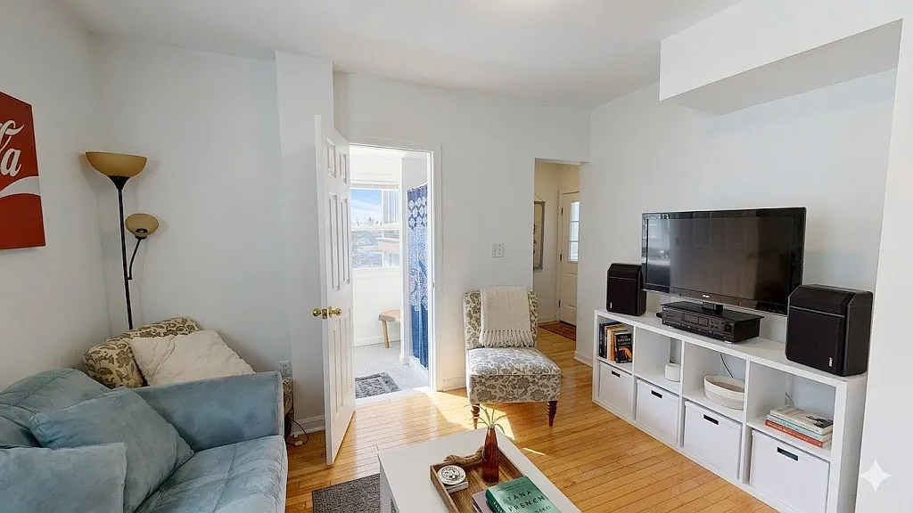 Building Photo - 50 Derby St #3