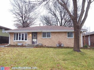 4930 Bellhaven Dr, Lincoln, NE 68516