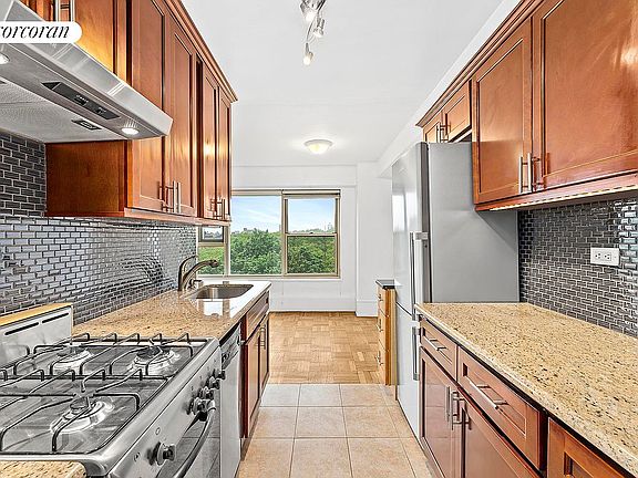 5th image of 130 Saint Edwards St APT 9A