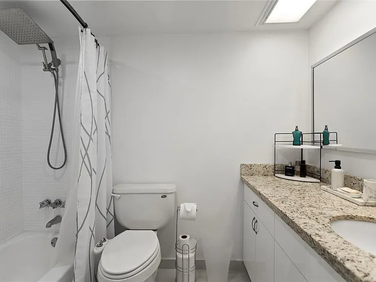 3100 NE 48th Ct #413 — Photo 15