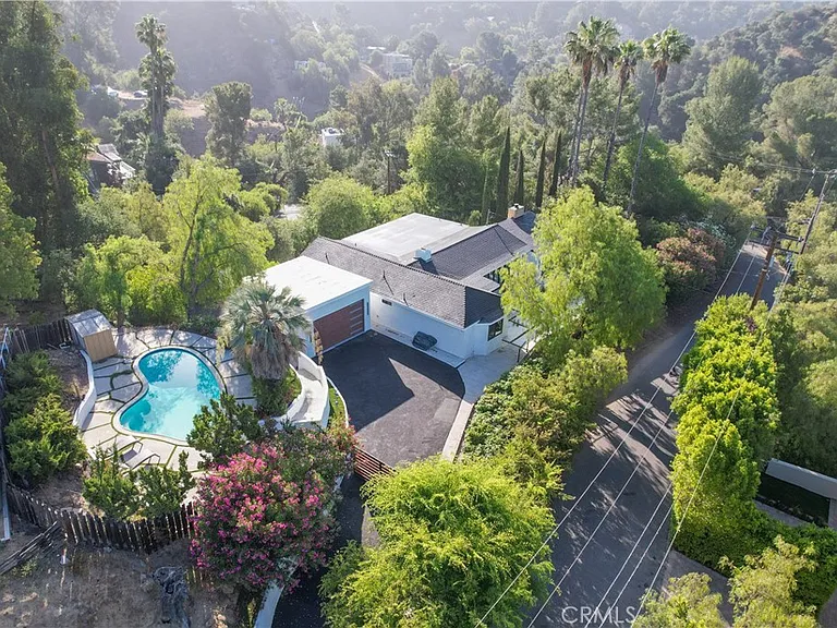 2600 Topanga Skyline Dr — Photo 2