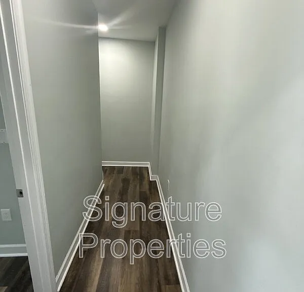 2711 Detroit St #4 — Photo 5