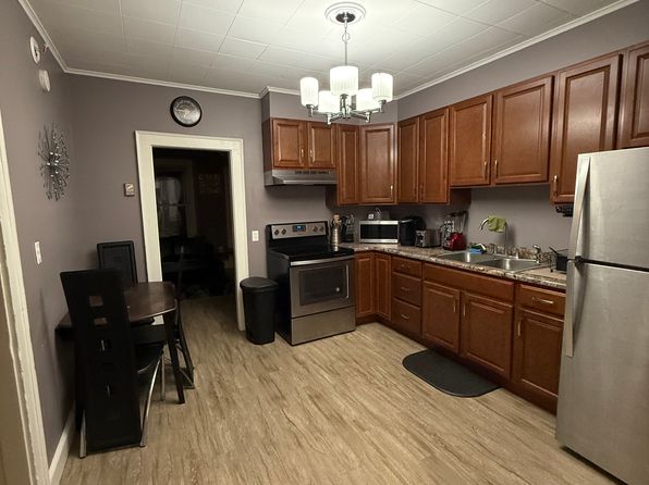 225 Blanchard St APT 1